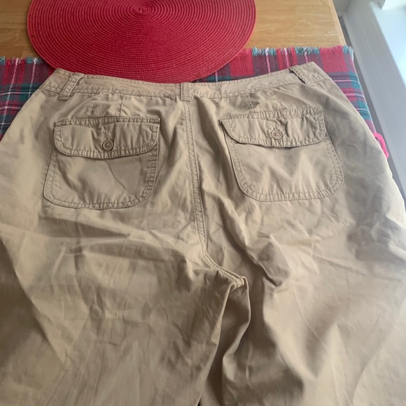 Khaki shorts. Side pockets- back pockets. - Picture 3 of 5